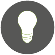 Grauer Kreis mit Symbolen: eine Schleife, zwei Personen, ein Stapel Papier, eine Glühbirne und Punkte.